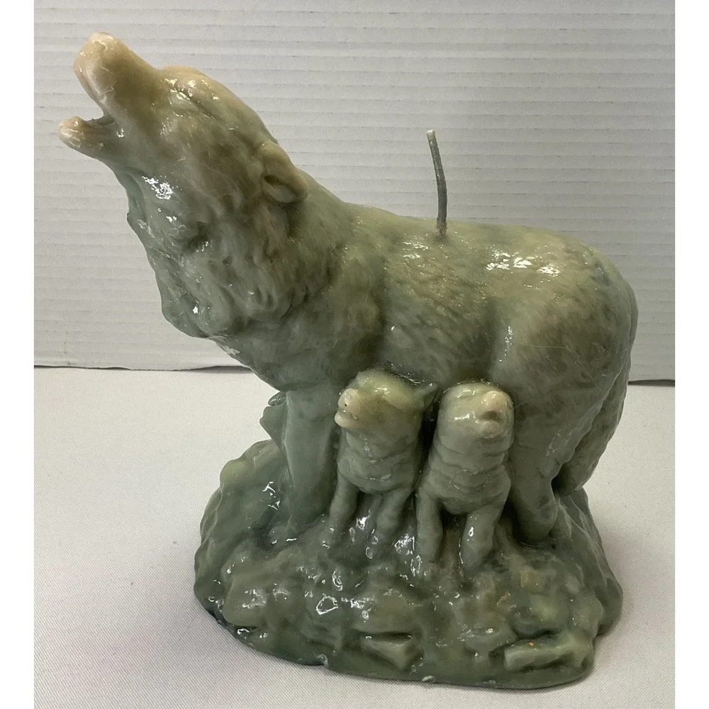 Vintage Carved‎ Wolf & Cubs Howling Handmade Candle Cabin Wilderness Decor